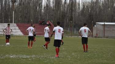 El Rojo sufrió su segundo descenso del año tras el del Federal A. (Foto: Juan Thomes)