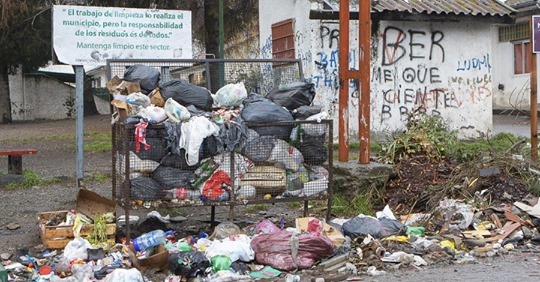 No hay un lugar definido para hacer la operación de transferencia  de residuos previo a llevarla a Alicurá (Foto: Gentileza)  