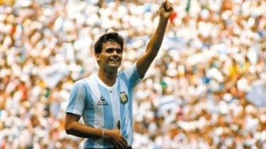 Los jugadores le rendirán homenaje al "Tata" emulando su mítica imagen en la final del Mundial '86.
