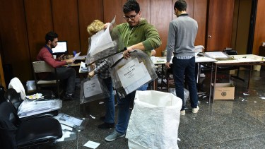 El escrutinio definitivo se realizó en la Juzgado Federal de Viedma. Fotos: Mauricio Martin