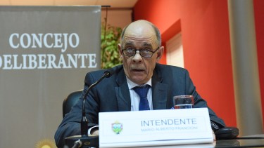 Mario Francioni asumió como intendente. Foto: Mauricio Martin.