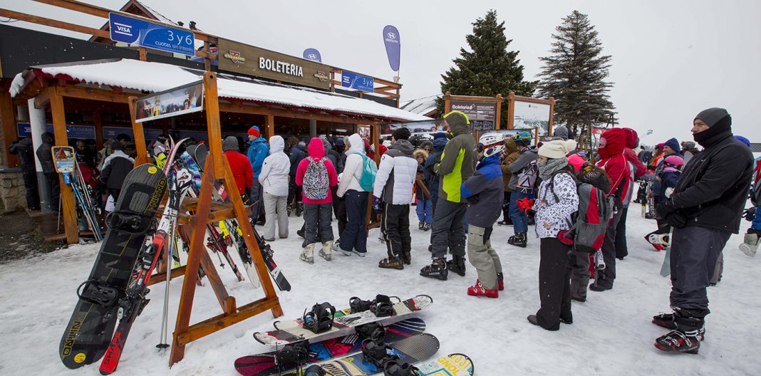 6.540 esquiadores hubo en el cerro Chapelco el 17 de agosto, un récord. Foto Neuquén Informa