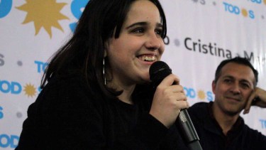 Ofelia Fernández estuvo en el auditorio de la Biblioteca de la UNC junto a Marcelo Zúñiga. Foto Yamil Regules