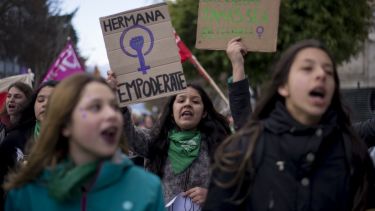 Las manifestantes se movilizaron hasta el Centro Cívico para reclamar por el aborto legal. (Foto: Marcelo Martínez)