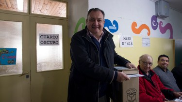 El intendente Gustavo Gennuso participó por cuarta vez de una elección en Bariloche.. Foto: Marcelo Martinez