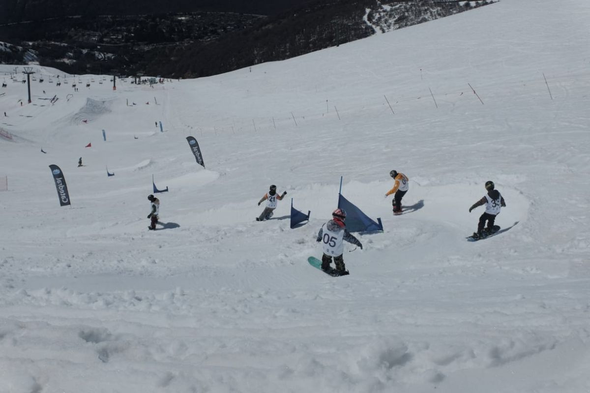 El Banked Slalom Catedral se realizó ayer en el Snow Park del cerro. Gentileza