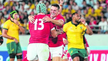 Los británicos sacaron a relucir su chapa de candidatos ante los Wallabies. (Foto: AP)
