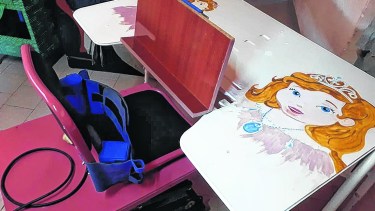 El mueble está preparado para desplazarse y acomodar el escritorio. Foto gentileza.