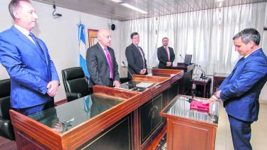 Hace casi tres años, el 11 de noviembre de 2016, Greca juró ante los integrantes de la Cámara. 