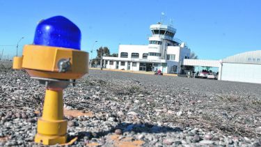 Dejar en condiciones las balizas fue la primera meta, para poder operar de noche nuevamente. 