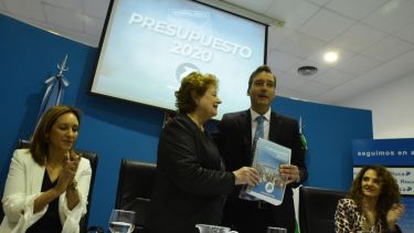 Vallogia y Soler (en los extremos) fueron acusadas junto al intendente y a los tres contralores.