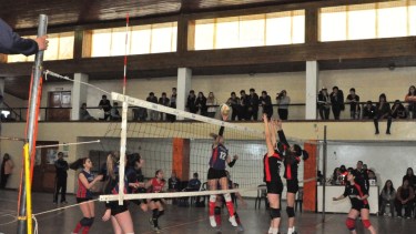Jacobacci se clasificó al provincial de voley