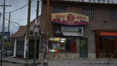 Por segunda vez en poco más de un mes, robaron el kiosco Papiro. (Foto: Juan Thomes.-)