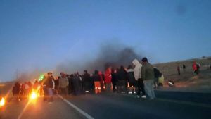Tercer día de corte de desocupados sobre la ruta 22 en Zapala