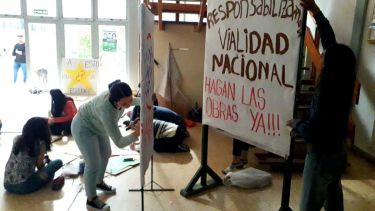 Los estudiantes de la facultad de Ciencias Agrerias piden por seguridad vial. Foto: Mauro Pérez
