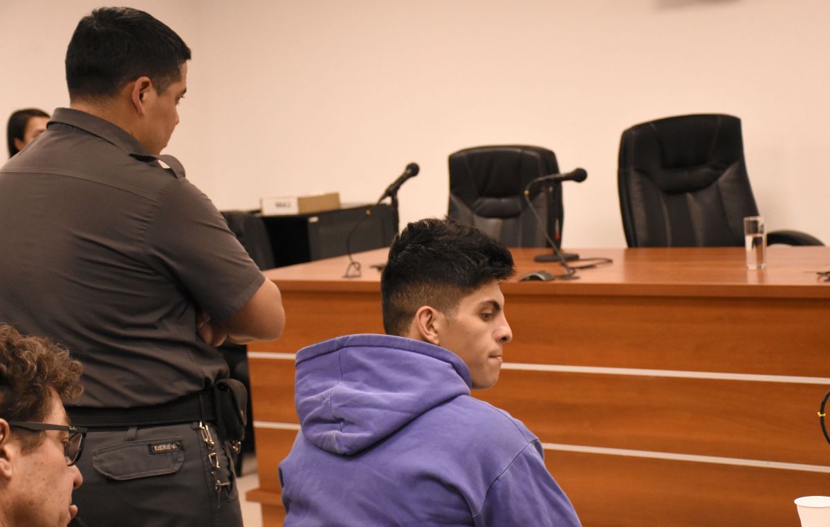 El imputado Alfredo Escobar, durante la audiencia de formulación de cargos por el femicidio de Cielo López. Foto: Flor Salto.