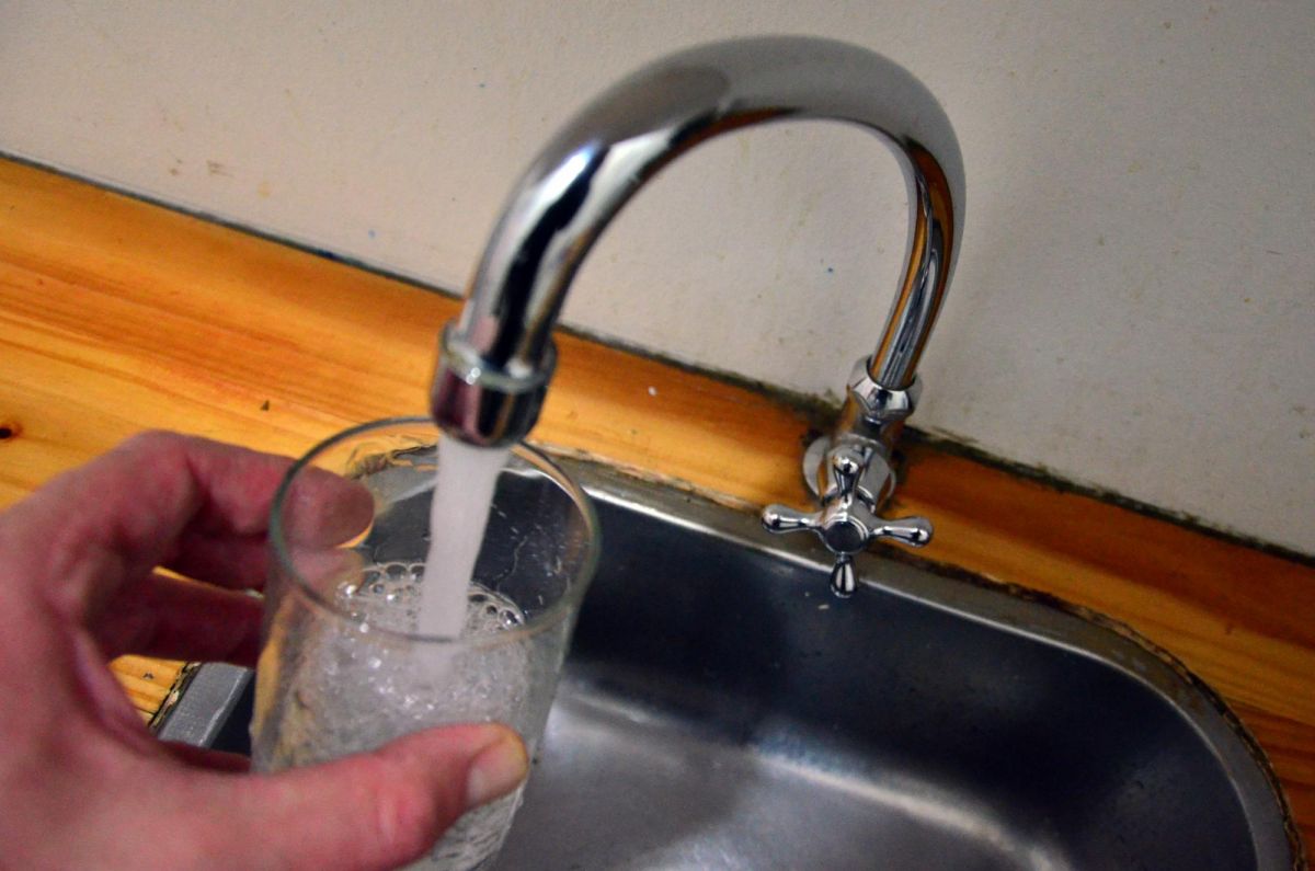 La falta de agua potable aqueja a muchos barrios de Bariloche este verano y desde el Concejo buscan soluciones. Archivo
