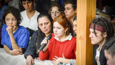 Los vecinos de San Martín cuestionaron el aumento del pasaje de colectivos. Foto: Patricio Rodríguez.