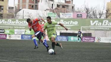 El volante será una baja sensible en el once de Coronel. (Foto: Archivo)