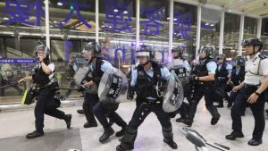 En Hong Kong, la Policía pide usar «munición real» para hacer frente a las protestas