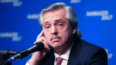 Fernández volvió al país y dijo que no habla con Macri «desde hace un tiempo»