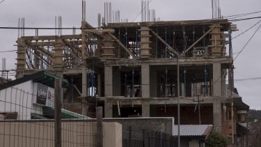La mano de obra local trae más beneficios en Bariloche