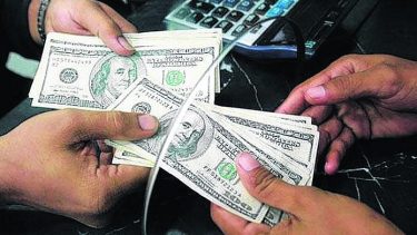 “Del banco al colchón”, efecto default selectivo