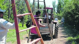 Uatre renueva su conducción en Roca, entre cruces y acusaciones