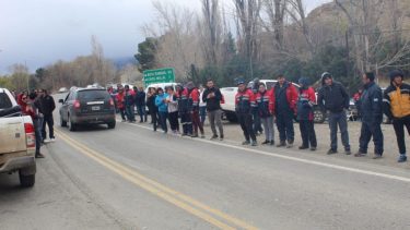 Corte de la ruta 40: los mineros mantienen su reclamo en Chos Malal