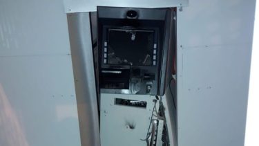 Destrozaron un cajero en Neuquén pero no pudieron llevarse el dinero