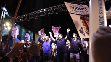 Gaido festejó su triunfo en el monumento y le agradeció a las colectoras