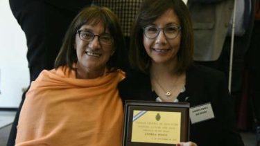 Hace 23 años trabaja en Allen con estudiantes con discapacidad y la premiaron