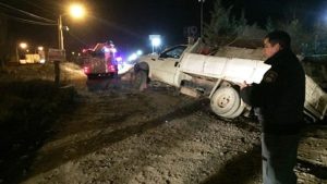 Se rompió un puente de Centenario cuando pasaba un camión