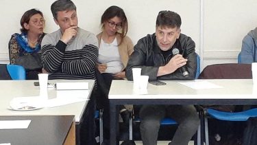 El kirchnerismo tildó de «camaleón» a Pereyra