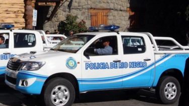 Asaltaron a un remisero y se dieron a fuga con su auto