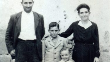 Historias de inmigrantes: la familia que convirtió un potrero en un polo tomatero