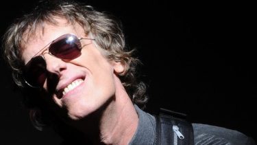 ¿Escuchaste «Ya no mires atrás»? El tema inédito que revelaron en la biopic de Spinetta