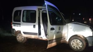 Un taxista terminó en un desagüe y aseguró que intentaron ahorcarlo en Cipolletti