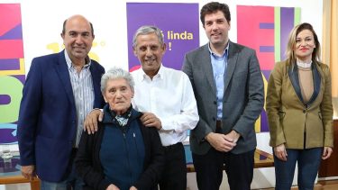 Entregaron tablets a adultos mayores