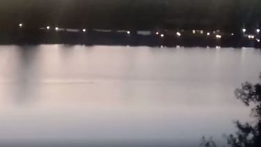 La leyenda mapuche dice que en La Angostura, entre los lagos Moquehue y Aluminé, el culebrón impide el paso de los caballos. Foto Captura de video.