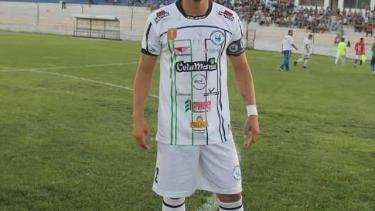 Roger llega para reforzar la zaga proveniente del DIno. (Foto: Gentileza Enrique Escobar)