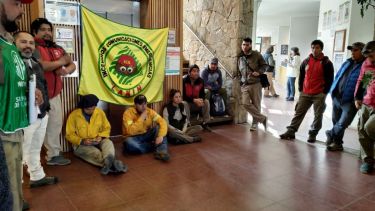 Resolvieron continuar con el paro. El lunes habrá una nueva reunicón con las autoridades.