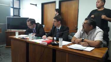 Morelli -derecha- durante una de las audiencias del juicio. Foto: gentileza.