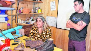 El cuero domado por manos artesanas