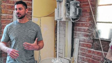 Apuesta a su fábrica de pintura