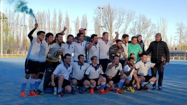 San Jorge festejó el título tras ganarle la final a Independiente.