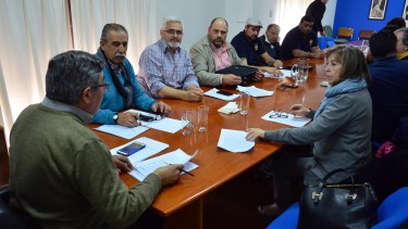 Trabajadores de pesca  se reunieron con legisladores del FpV.
Foto: Marcelo Ochoa