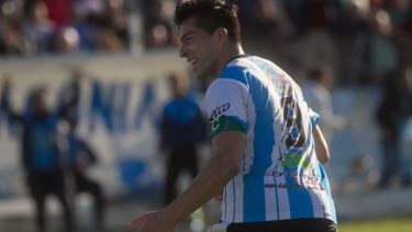 El eterno Diego Galván volvió a ser determinante con dos goles. (Foto: Pablo Leguizamón)