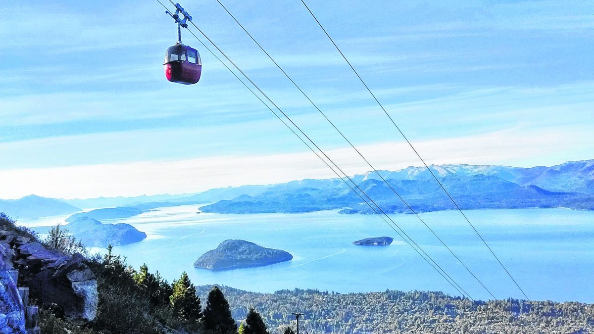 Las góndolas del Teleférico Cerro Otto llegan hasta la cima de la montaña, desde donde se disfruta de una de las mejores vistas. (Fotos: Alfredo Leiva)