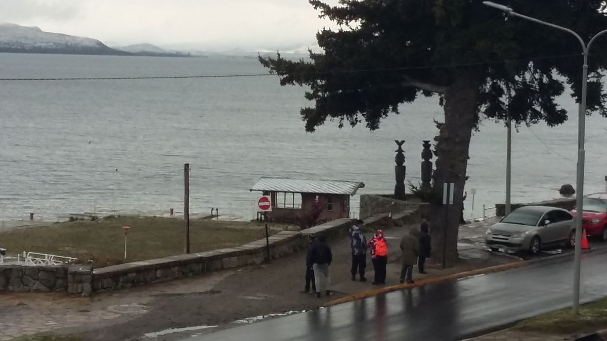 Rige un alerta por fuertes vientos y lluvias en la cordillera - Diario ...